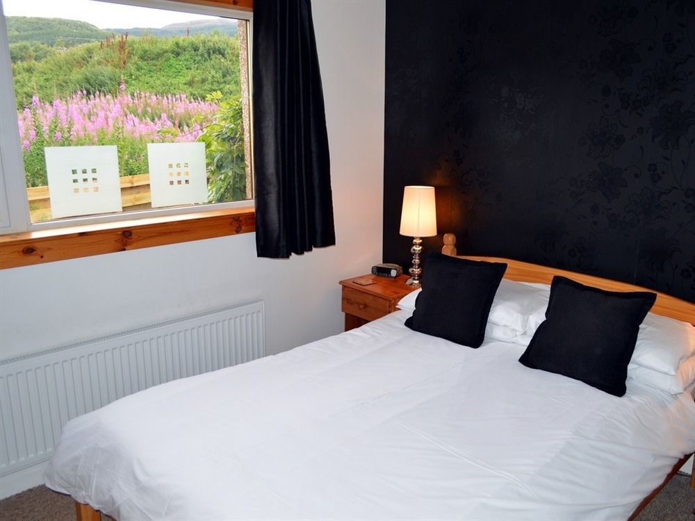 Carn Mhor Bed And Breakfast Авимор Экстерьер фото