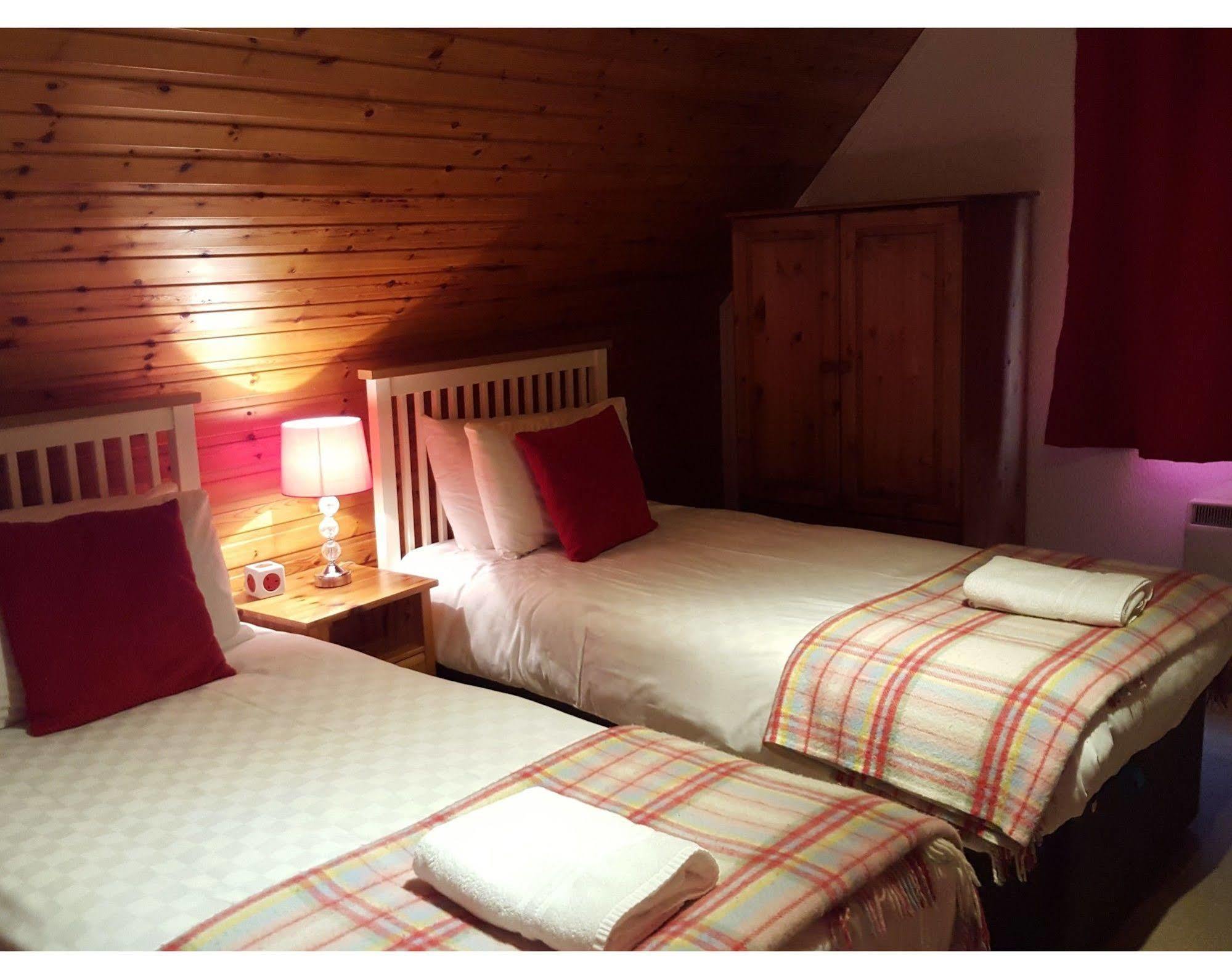 Carn Mhor Bed And Breakfast Авимор Экстерьер фото